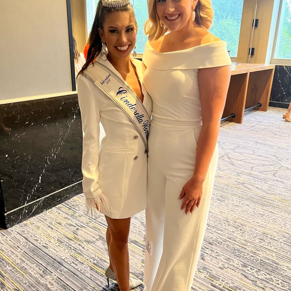 White Jovani Jumpsuit - Picture 3 of 4